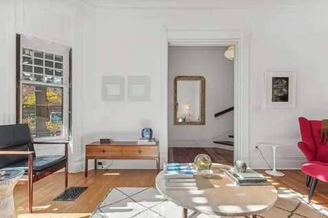 168 West Eugenie Street Chicago IL 60614
