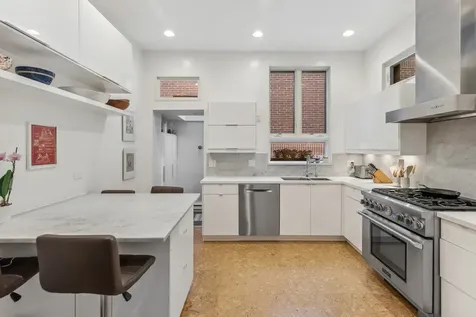 168 West Eugenie Street Chicago IL 60614