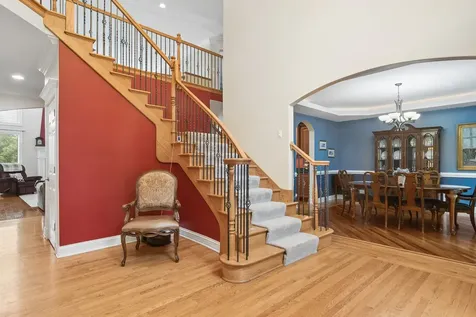 8 Rose Lane Hawthorn Woods IL 60047