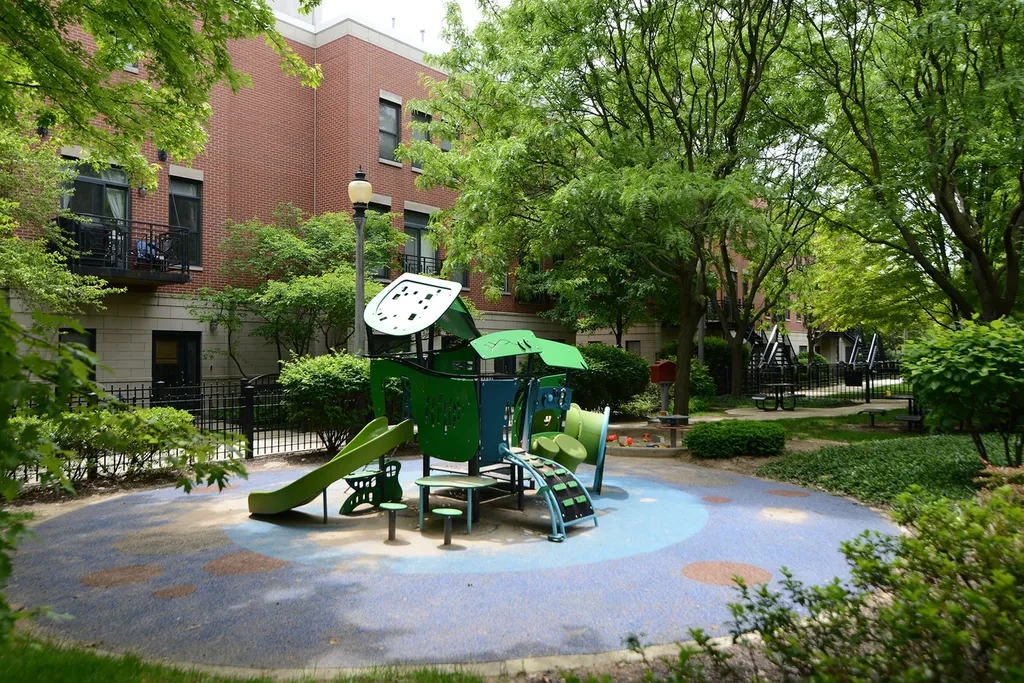 1111 West 14th Place Chicago IL 60608