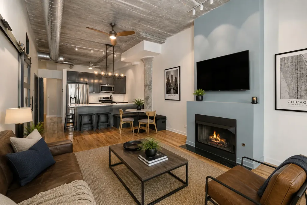 1111 West 14th Place Chicago IL 60608