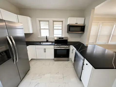 10213 South Yale Avenue Chicago IL 60628
