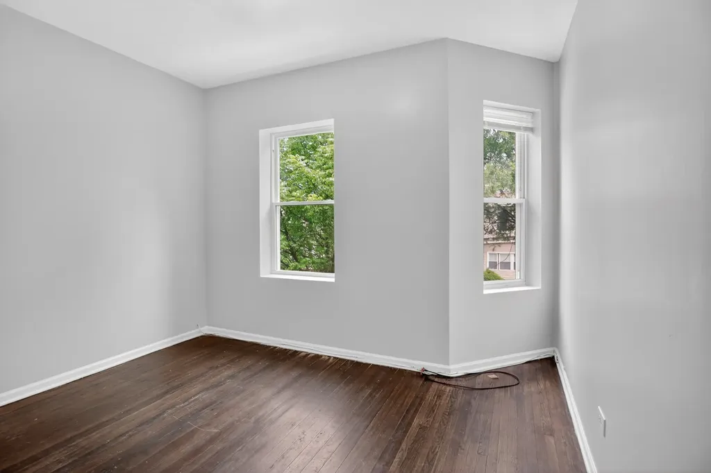 7224 South Saint Lawrence Avenue Chicago IL 60619