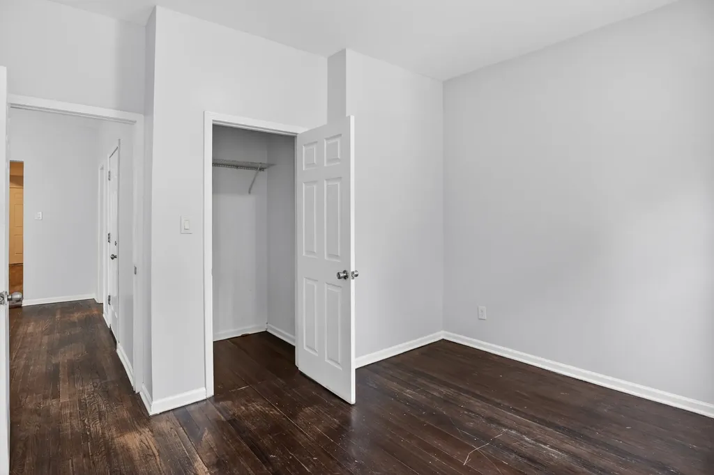 7224 South Saint Lawrence Avenue Chicago IL 60619