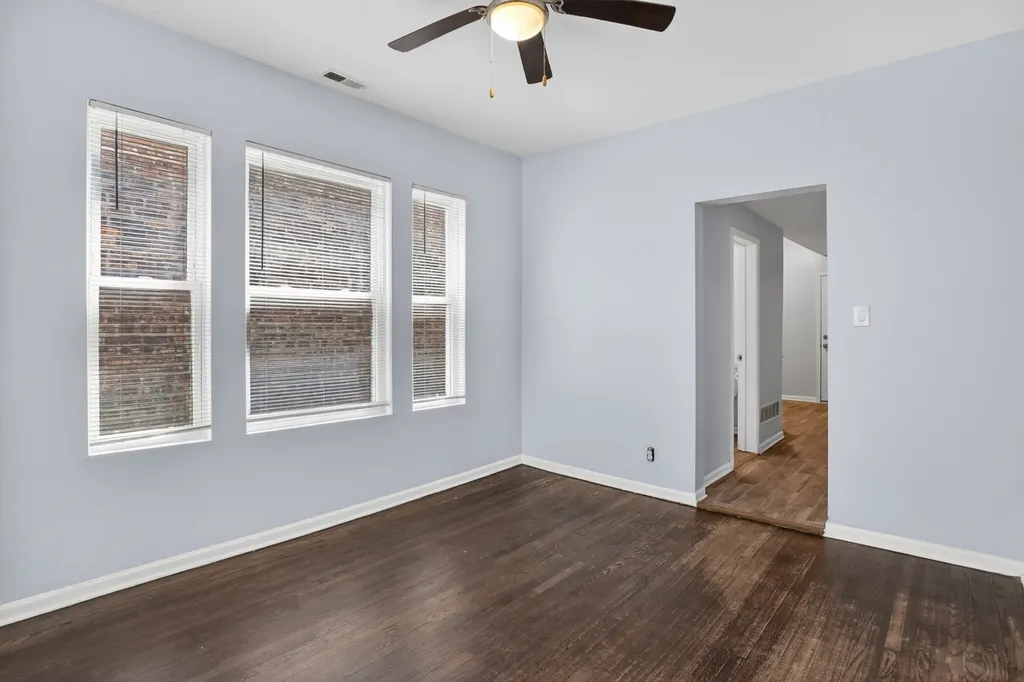7224 South Saint Lawrence Avenue Chicago IL 60619