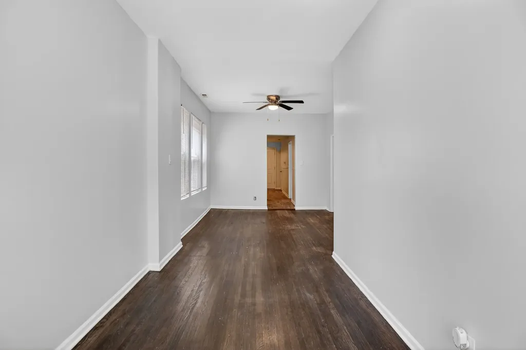 7224 South Saint Lawrence Avenue Chicago IL 60619