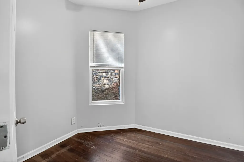 7224 South Saint Lawrence Avenue Chicago IL 60619