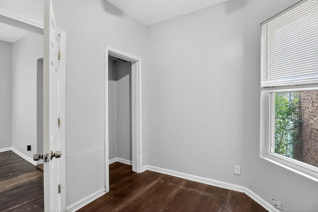 7224 South Saint Lawrence Avenue Chicago IL 60619