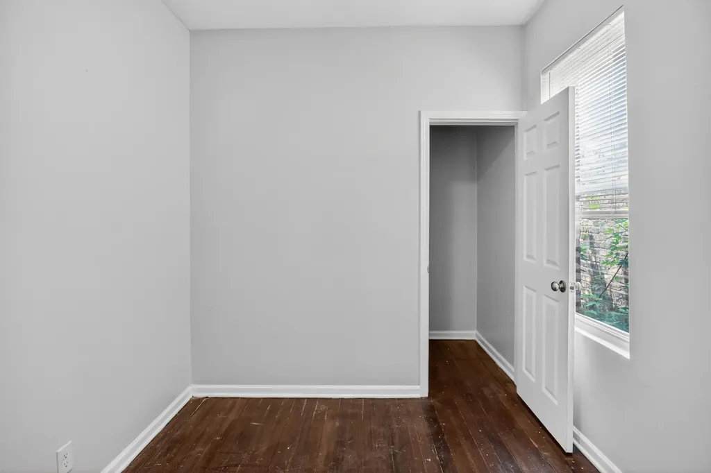7224 South Saint Lawrence Avenue Chicago IL 60619