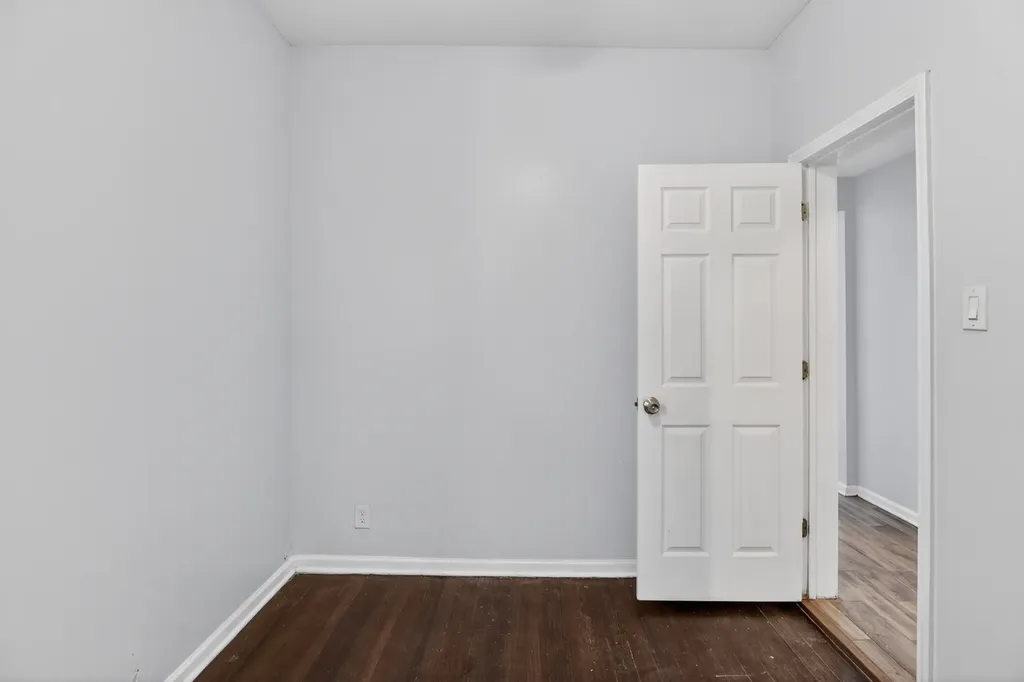 7224 South Saint Lawrence Avenue Chicago IL 60619