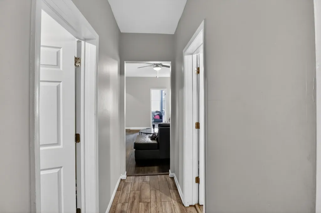 7224 South Saint Lawrence Avenue Chicago IL 60619