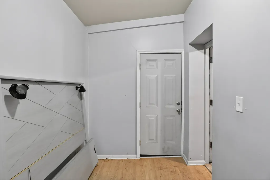 7224 South Saint Lawrence Avenue Chicago IL 60619