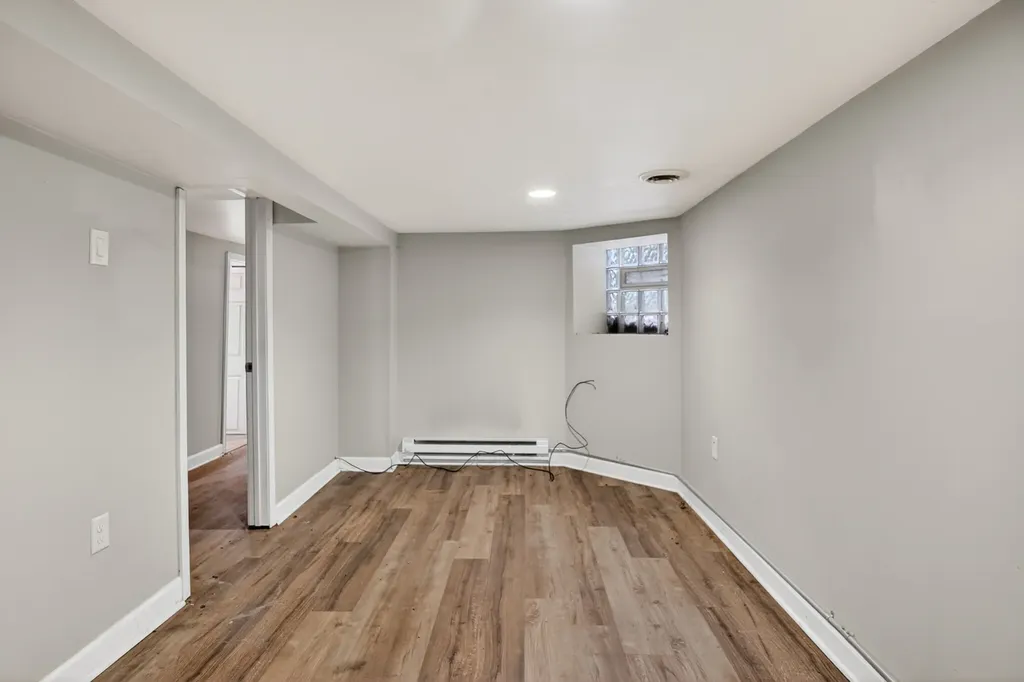 7224 South Saint Lawrence Avenue Chicago IL 60619