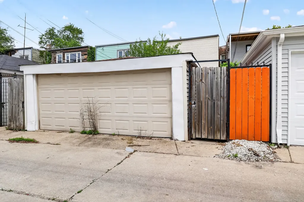 7224 South Saint Lawrence Avenue Chicago IL 60619