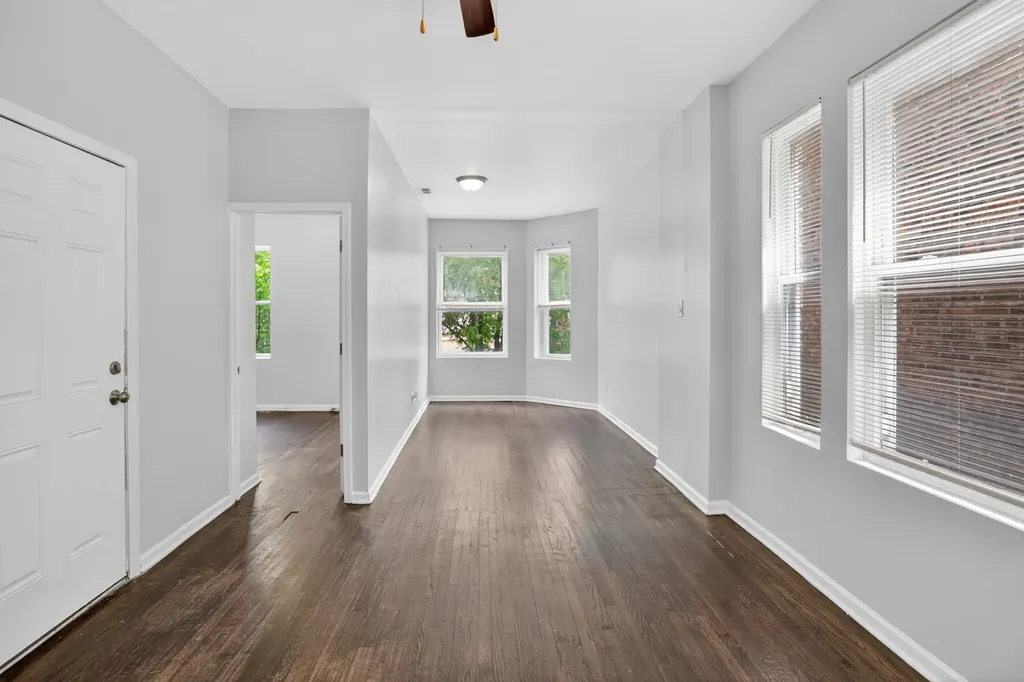 7224 South Saint Lawrence Avenue Chicago IL 60619