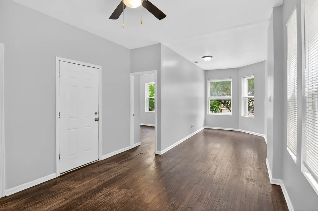 7224 South Saint Lawrence Avenue Chicago IL 60619
