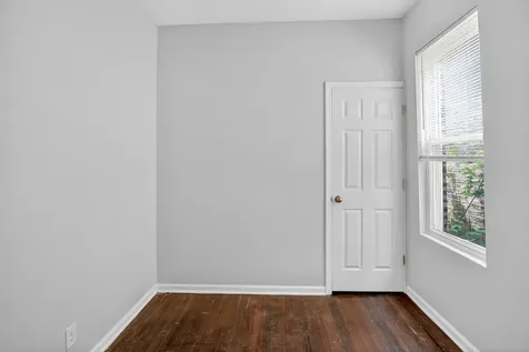 7224 South Saint Lawrence Avenue Chicago IL 60619