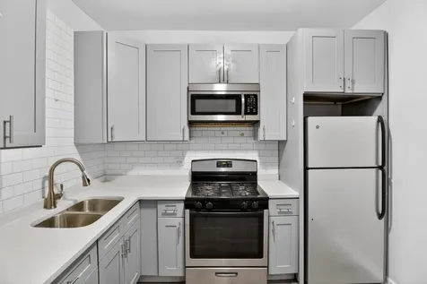 7224 South Saint Lawrence Avenue Chicago IL 60619