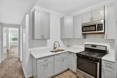 7224 South Saint Lawrence Avenue Chicago IL 60619