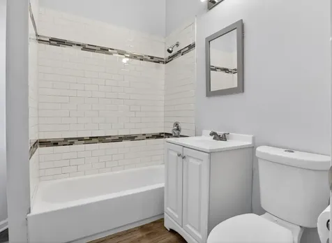 7224 South Saint Lawrence Avenue Chicago IL 60619