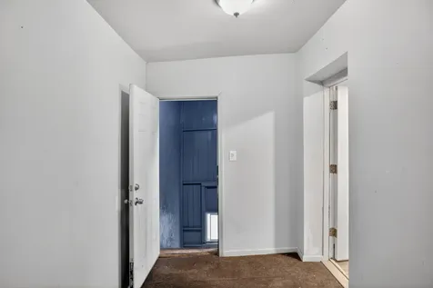 7224 South Saint Lawrence Avenue Chicago IL 60619