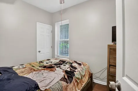 7224 South Saint Lawrence Avenue Chicago IL 60619