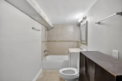 7224 South Saint Lawrence Avenue Chicago IL 60619