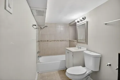 7224 South Saint Lawrence Avenue Chicago IL 60619