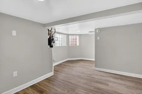 7224 South Saint Lawrence Avenue Chicago IL 60619