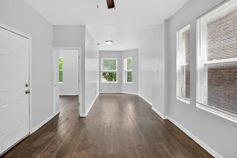 7224 South Saint Lawrence Avenue Chicago IL 60619