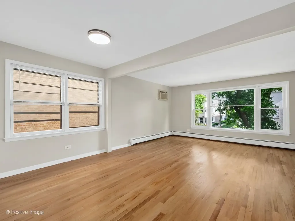 8631 West Summerdale Avenue Chicago IL 60656