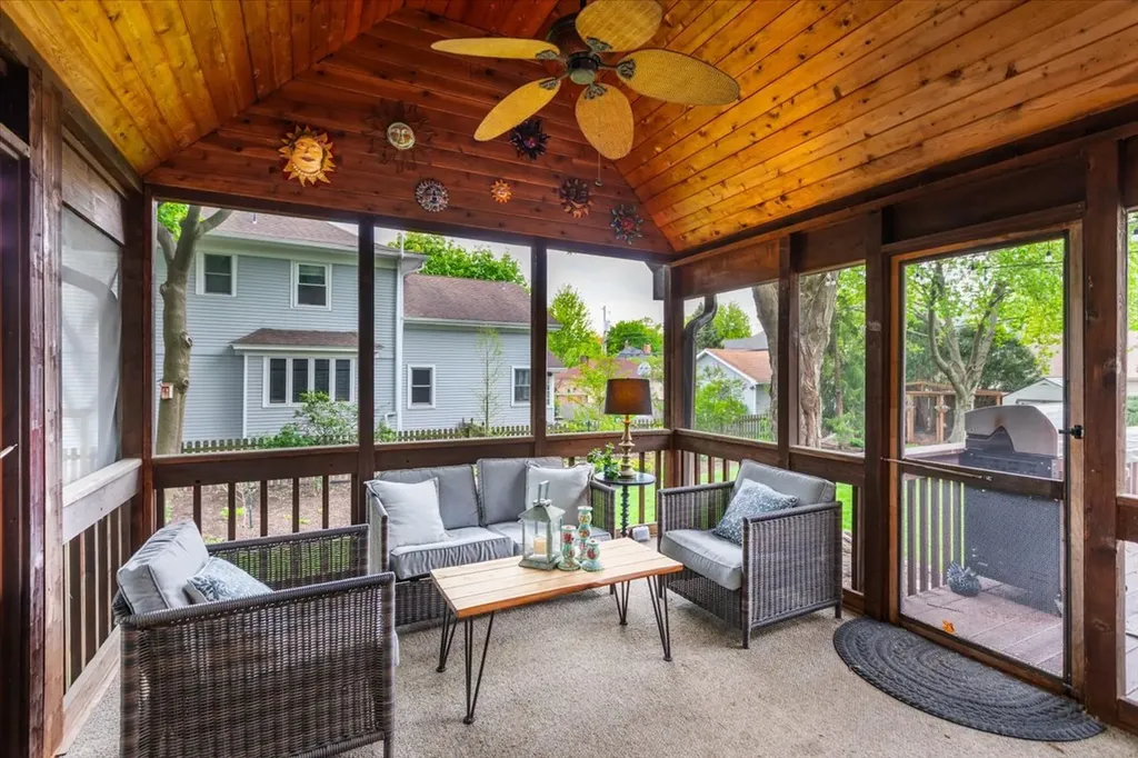 23 North Columbia Street Naperville IL 60540