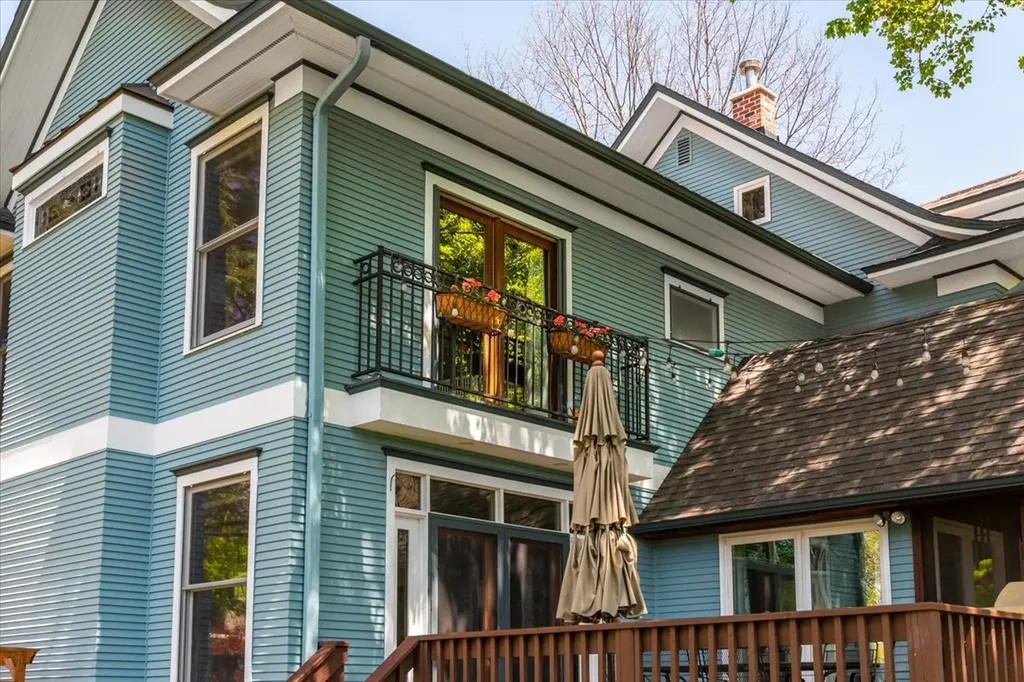 23 North Columbia Street Naperville IL 60540