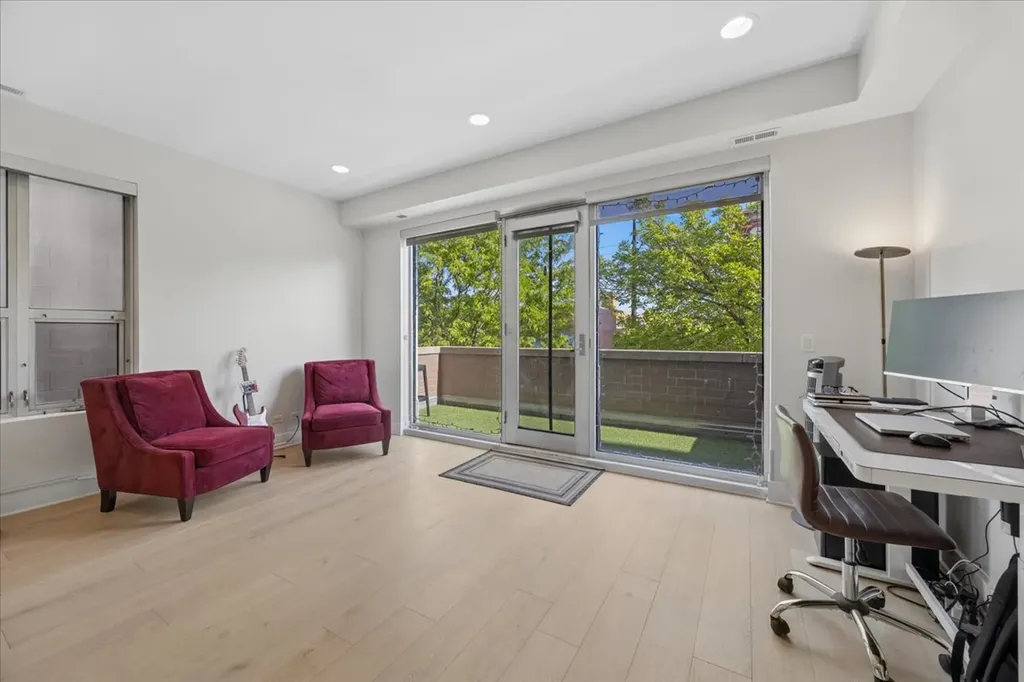 1850 West Division Street Chicago IL 60622