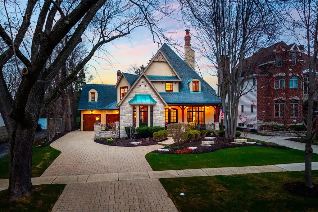 849 East Hillside Road Naperville IL 60540