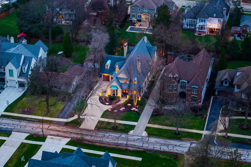 849 East Hillside Road Naperville IL 60540