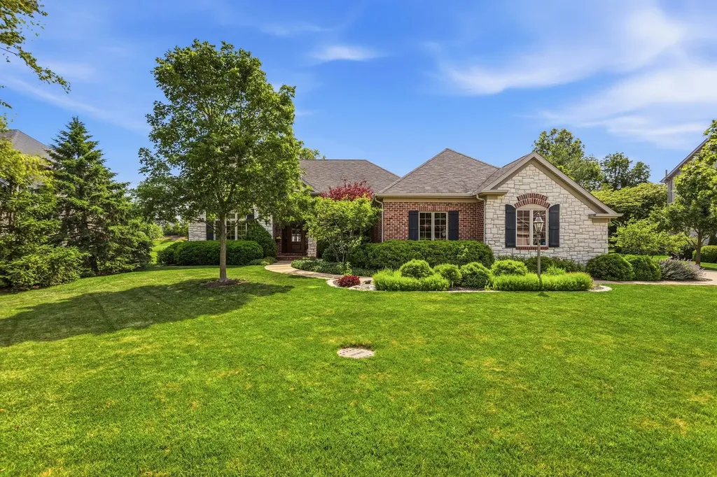 4706 Chestnut Grove Drive Champaign IL 61822