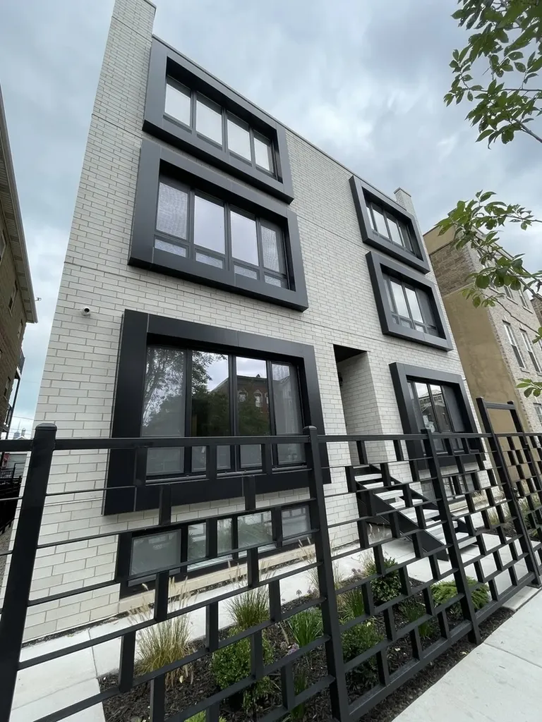 719 North Elizabeth Street Chicago IL 60642