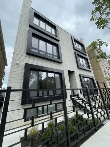719 North Elizabeth Street Chicago IL 60642