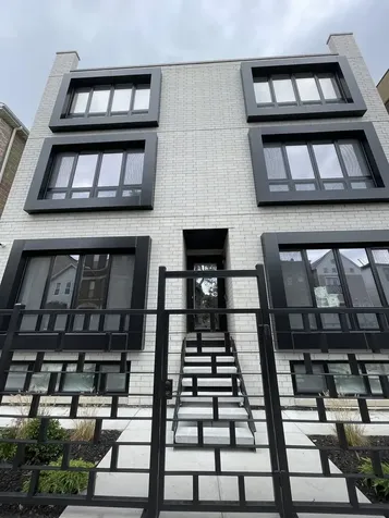719 North Elizabeth Street Chicago IL 60642