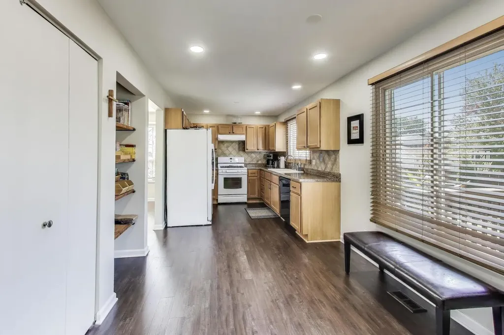 7044 Yorkshire Drive Woodridge IL 60517