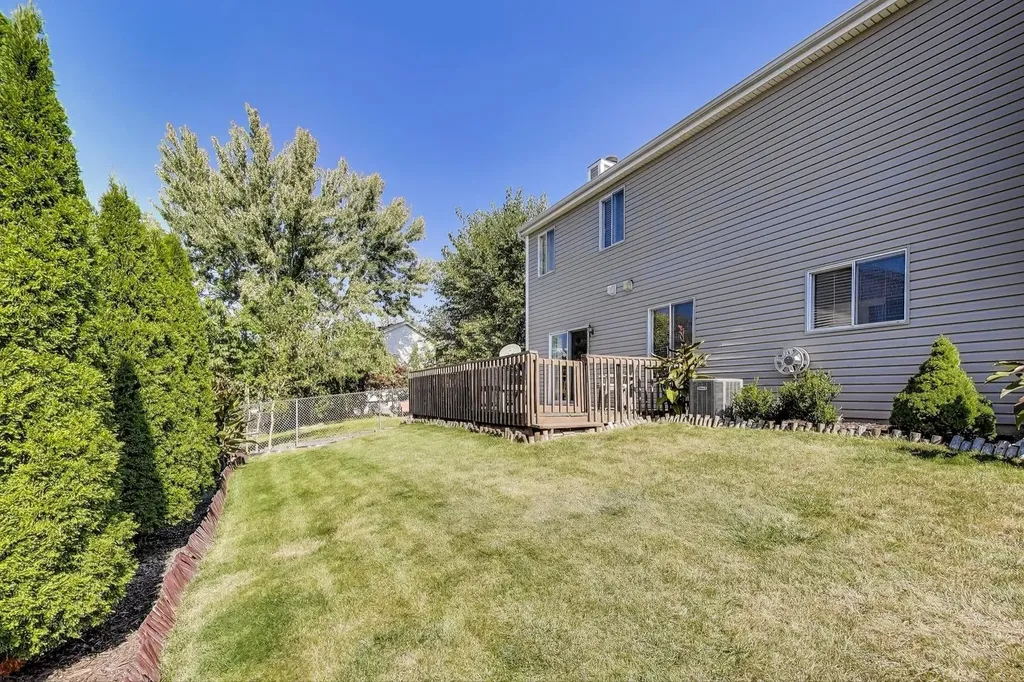 7044 Yorkshire Drive Woodridge IL 60517