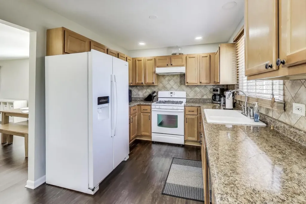 7044 Yorkshire Drive Woodridge IL 60517