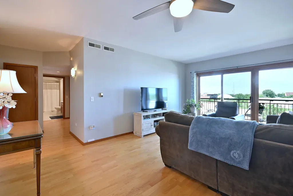 4210 North Natchez Avenue Chicago IL 60634