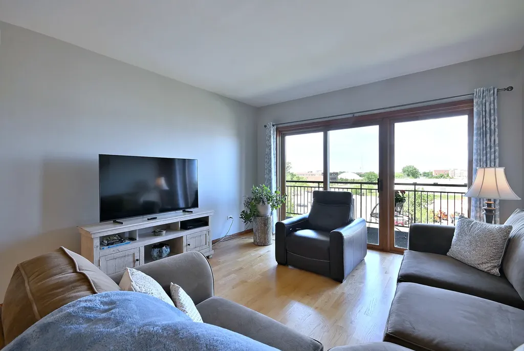 4210 North Natchez Avenue Chicago IL 60634