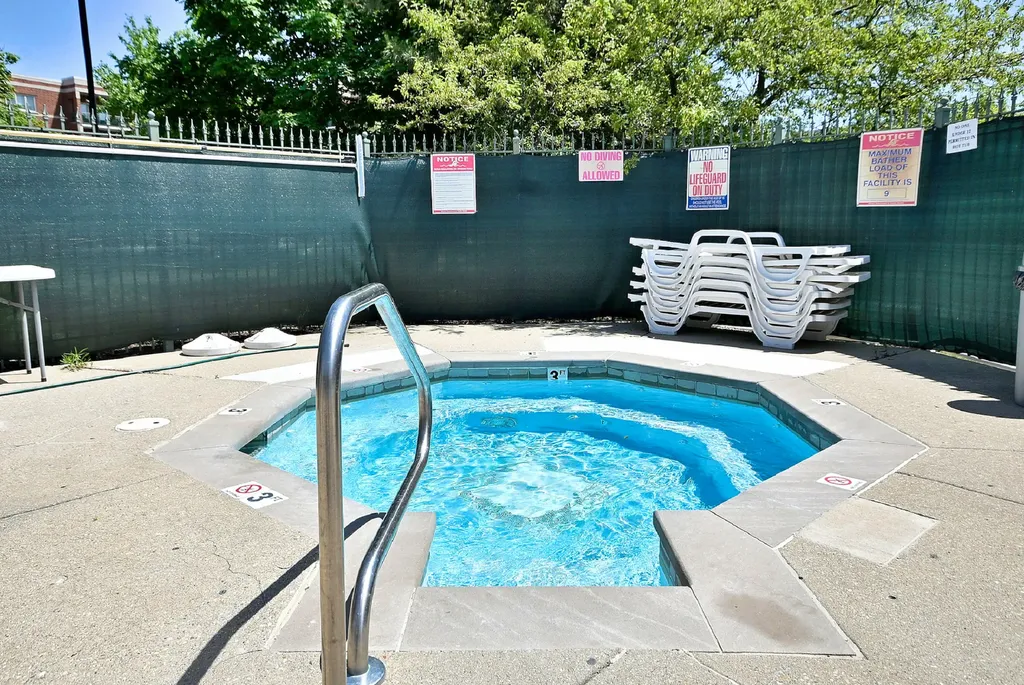 4210 North Natchez Avenue Chicago IL 60634