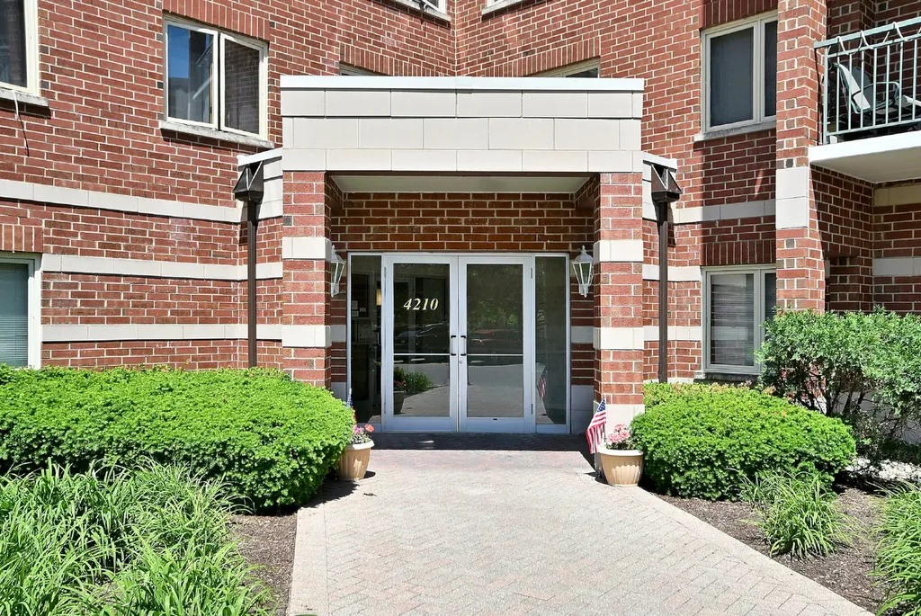 4210 North Natchez Avenue Chicago IL 60634