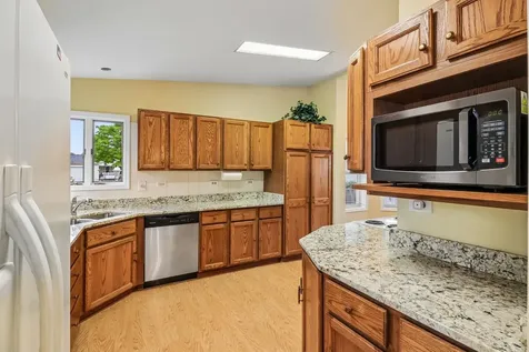 335 Belmont Court Grayslake IL 60030