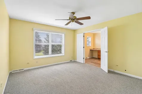 335 Belmont Court Grayslake IL 60030