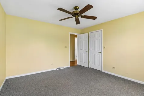 335 Belmont Court Grayslake IL 60030
